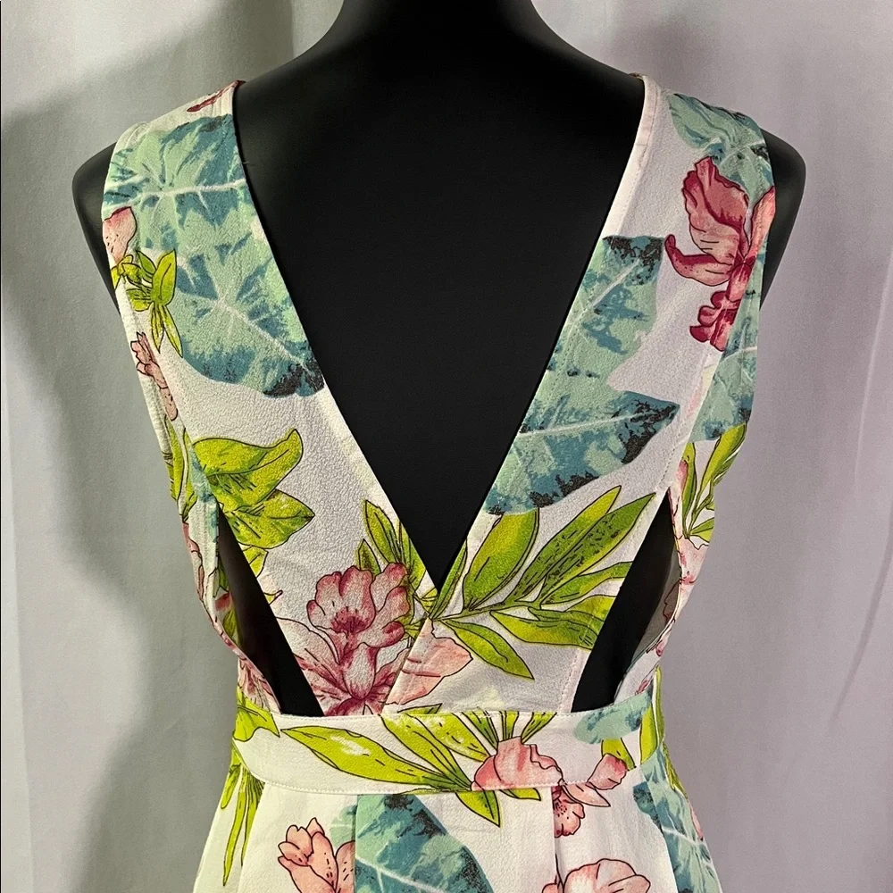 Entro White Multicolor Tropical Floral Print Sleeveless V-Neck A-Line Dress